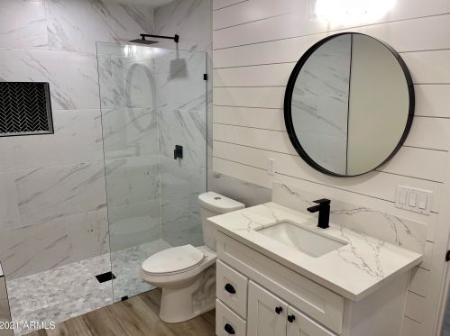 2501 Beryl Ave, Phoenix AZ  85028-3714 exterior