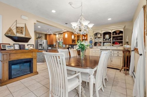 293 Washington St, Gloucester MA 01930-4815 exterior