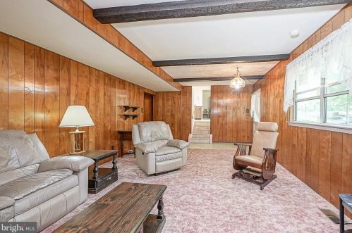 616 Chestnut Ave, West Deptford NJ 08097-1604 exterior