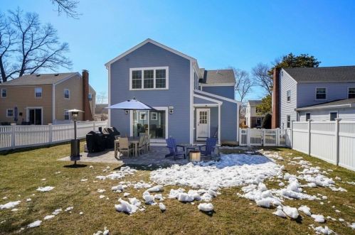 58 Taylor Ave, Dedham MA 02026-5104 exterior