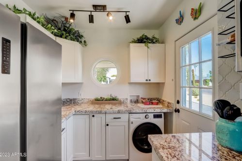 1701 Clarendon Ave, Phoenix AZ 85018-5209 exterior