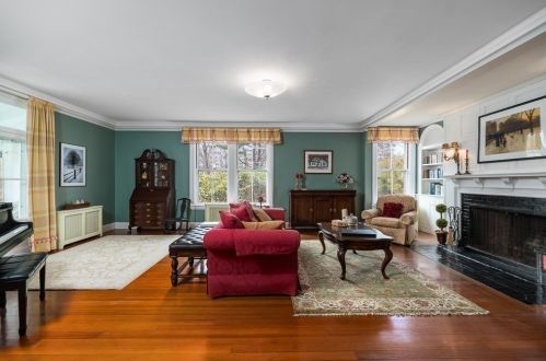 802 Hale St, Beverly MA 01915-2212 exterior