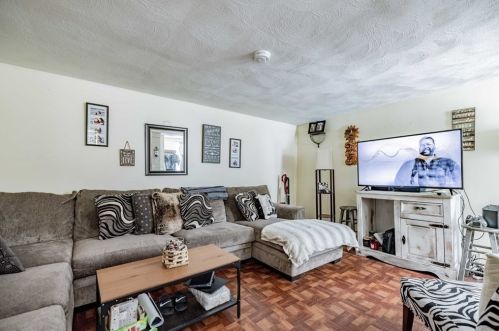 89 Mechanic St, Montgomery MA 01085-3073 exterior