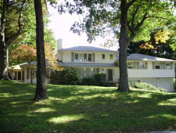 40 Bristol Rd, Newton, MA 02465-2903