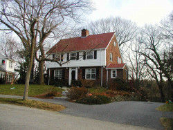 26 Kingston Rd, Newton, MA 02461-1014