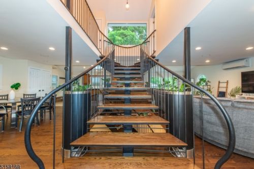 440 Stonetown Rd, Skyline Lakes NJ  07456-1200 exterior