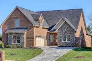 1564 Tsuga Dr, Alcoa, TN 37701-1769