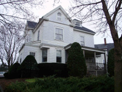 27 Hollis St, Newton, MA 02458-2009