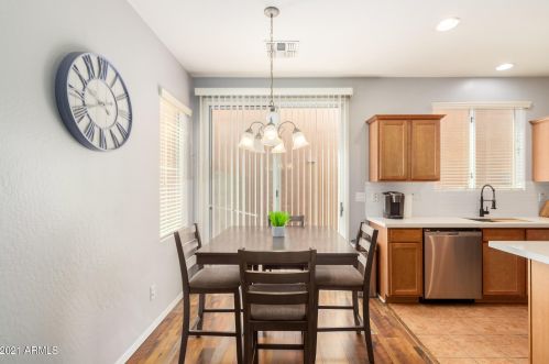 1948 77th Gln, Phoenix AZ 85035-5055 exterior