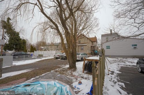 61 Barber Ave, West Deptford NJ 08096-2832 exterior