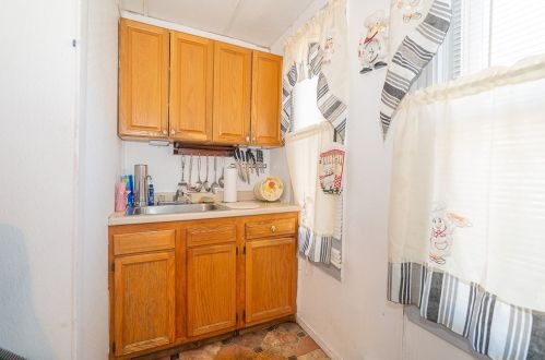 12 Br St, Worcester MA 01604-3701 exterior