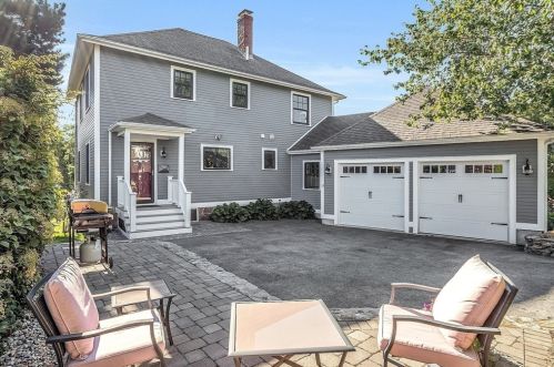 12 Baker Ave, Beverly MA 01915-3504 exterior