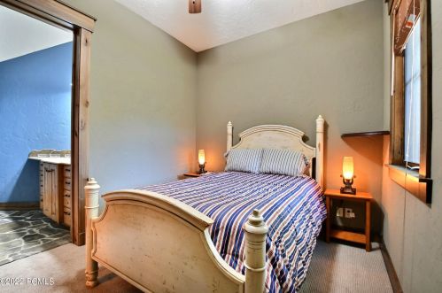 2702 Est Dr, Park City UT 84060-6878 exterior