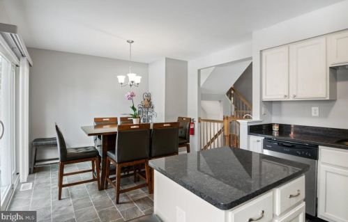 66 Coachlight Dr, Erial NJ 08081-5606 exterior