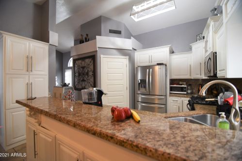 1932 Alta Vista Rd, Phoenix AZ 85041-5443 exterior