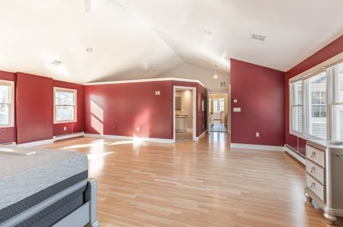 24 Harvey Ln, Whitman MA 02382-1948 exterior