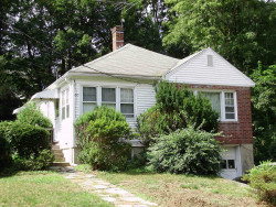 60 Harding St, Newton, MA 02465-1320