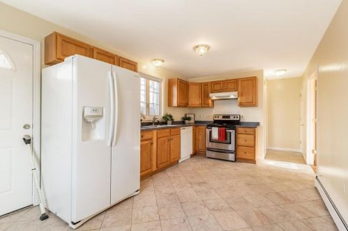 16A-16B Sigourney St, Worcester MA exterior