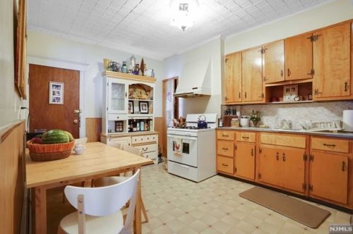 181 Windsor St, Kearny NJ 07032-2132 exterior