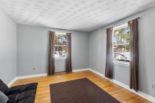 399 Park St, North Reading MA 01864-2809 exterior