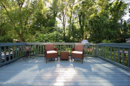 105 Barker Ave, Tinton Falls NJ  07724-2942 exterior