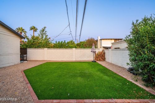 1011 Cavalier Dr, Phoenix AZ 85019-1717 exterior