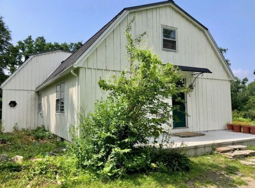 24 Allen Coit Rd, Montgomery, MA 01050-9770