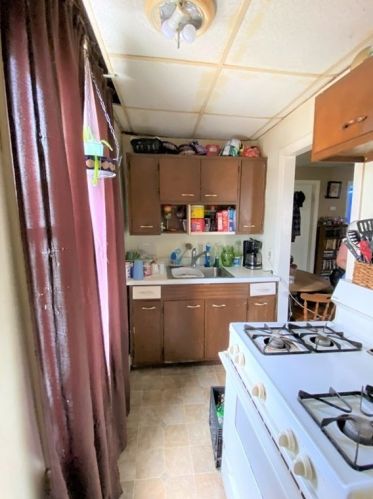 189 Hamlet St, Fall River MA 02724-3363 exterior