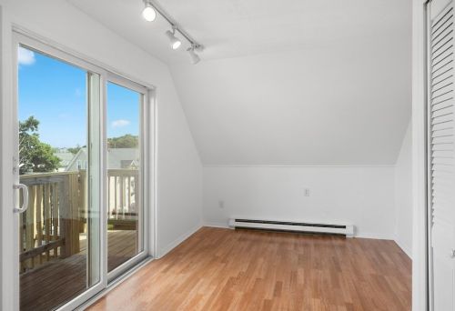 36 Lambert Ave, Chelsea MA 02150-1304 exterior