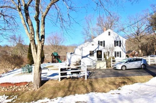 1 Main St, Groveland MA 01834-1415 exterior