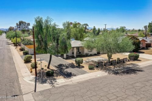 1701 Clarendon Ave, Phoenix AZ 85018-5209 exterior