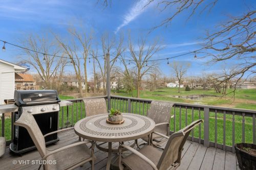 645 Banbury Way, Lemont IL 60440-1057 exterior