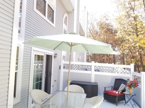 19 Charles Ct, Tinton Falls NJ 07712-7941 exterior