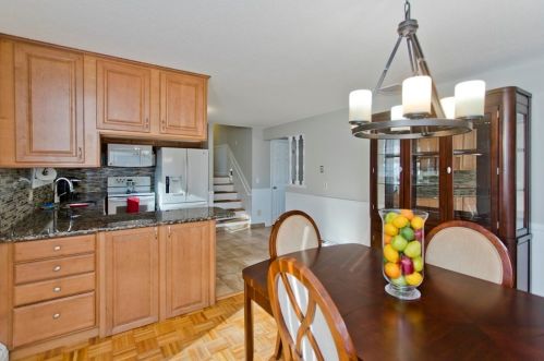 85 Chestnut Ln, Agawam MA 01001-3509 exterior