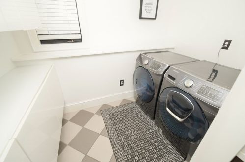 885 Randolph St, Canton MA 02021-1365 exterior