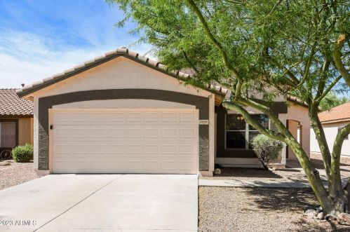 3008 Blue Sky Dr, Phoenix AZ  85083-5854 exterior