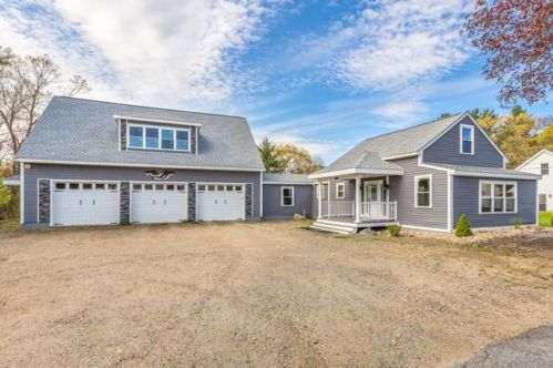 8 Pluff Ave, North Reading MA  01864-1342 exterior