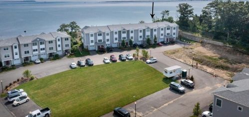 606 Schooner Way, Plymouth MA  02360-4566 exterior