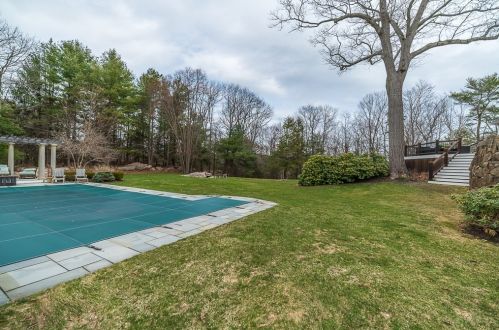 802 Hale St, Beverly MA 01915-2212 exterior