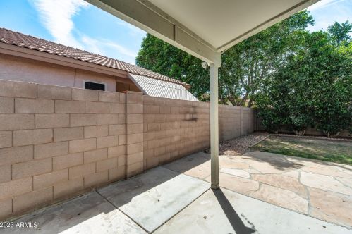 2021 Bluefield Ave, Phoenix AZ 85032-8817 exterior