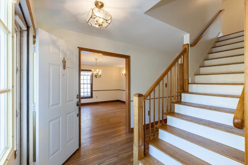 27 Huettner Rd, Falmouth MA 02543-1508 exterior