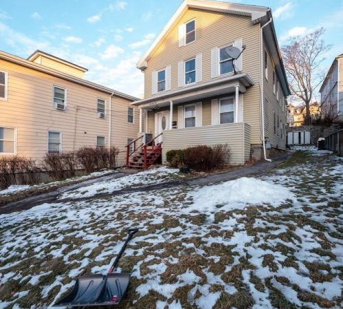 71 Fox St, Worcester, MA 01604-4333