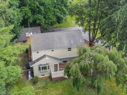 440 Stonetown Rd, Skyline Lakes NJ  07456-1200 exterior