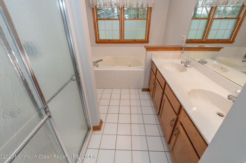 30 Baker Dr, Jackson Twp NJ 08527 exterior