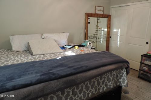 4001 61 St, Phoenix AZ 85033-1712 exterior