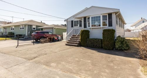 20 Davis Ter, Peabody, MA 01960-1914