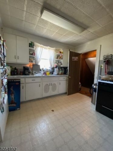 105 Baldwin Pl, Belleville NJ 07109-1742 exterior