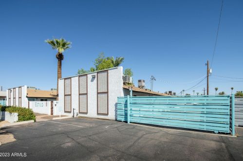 3025 38 St, Phoenix AZ 85018-4114 exterior