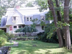 244 Prince St, Newton, MA 02465-2920