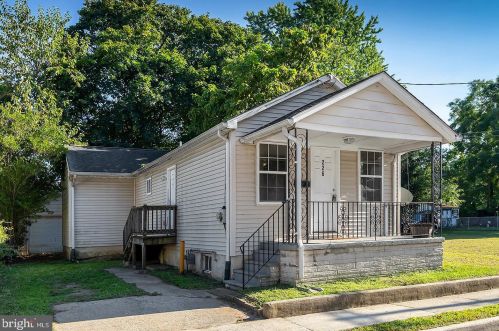 226 Adams St, West Deptford, NJ 08066-1307